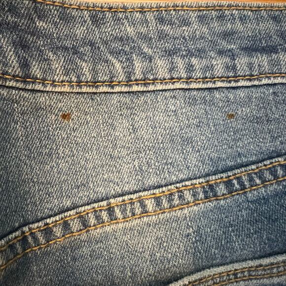 NWT Universal Thread medium wash high rise shortie jean shorts SIZE 4 - Picture 3 of 4